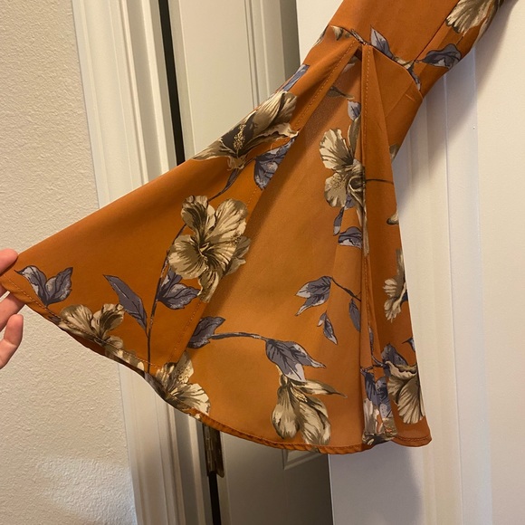 Floral Romper - Picture 3 of 4